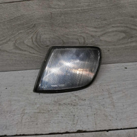 Указатель поворота левый Volkswagen Passat B4