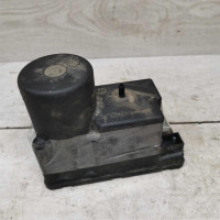 Вакуумное устройство системы центрального замка Audi 80 B4