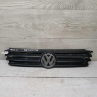 Решетка радиатора Volkswagen Passat B4 дефекты 