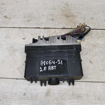 Блок управления двигателем Audi 80 B4