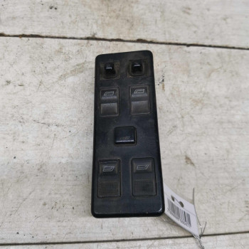 Блок управления стеклоподъёмниками Audi 100 c3