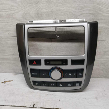 Блок управления печкой, рамка магнитолы Toyota Avensis Verso I дорестайлинг