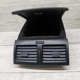 Бардачок, дефлектор обдува салона центральный Toyota Avensis Verso I дорестайлинг