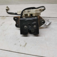 Замок крышки багажника Toyota Avensis Verso I дорестайлинг