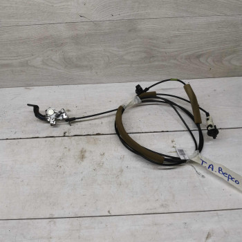 Трос открывания лючка бензобака Toyota Avensis Verso I дорестайлинг Трос открывания лючка бензобака Toyota Avensis Verso I дорестайлинг