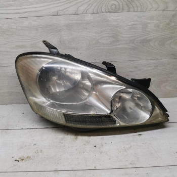 Фара передняя правая Toyota Avensis Verso I дорестайлинг, дефект Фара передняя правая Toyota Avensis Verso I дорестайлинг, дефект