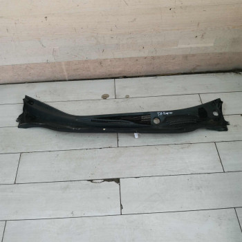 Декоративная накладка жабо дождевик водоотводящий щиток Toyota Avensis Verso I дорестайлинг