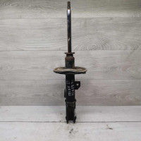 Амортизатор передний левый Toyota Avensis Verso I дорестайлинг