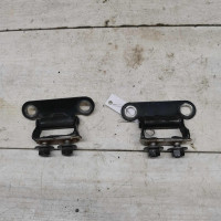 Петля крышки багажника Toyota Avensis Verso I дорестайлинг