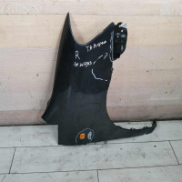 Крыло переднее правое Toyota Avensis Verso I дорестайлинг