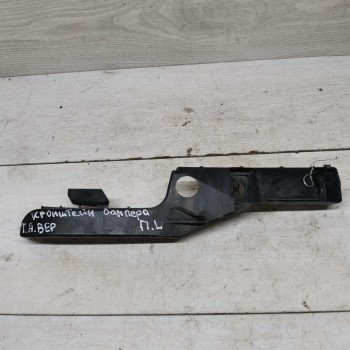 Кронштейн крепления переднего бампера левый Toyota Avensis Verso I дорестайлинг