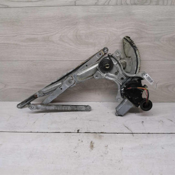 Стеклоподъёмник электрический задний правый Toyota Avensis Verso I