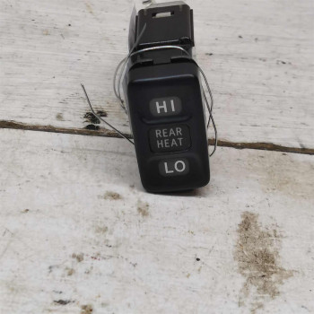 Кнопка обогрева сидений Toyota Avensis Verso I