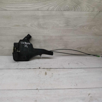 Замок двери задний левый Toyota Avensis Verso I