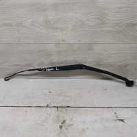 Поводок стеклоочистителя левый Toyota Avensis Verso I