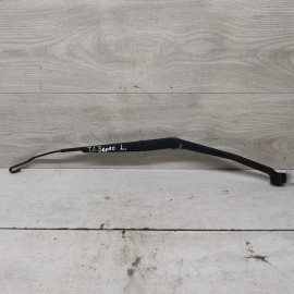 Поводок стеклоочистителя левый Toyota Avensis Verso I