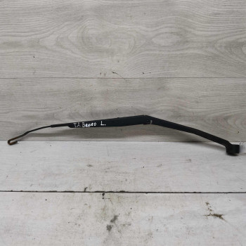 Поводок стеклоочистителя левый Toyota Avensis Verso I