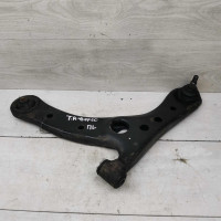 Рычаг подвески передний левый Toyota Avensis Verso I