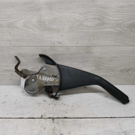 Рычаг стояночного тормоза ручник Toyota Avensis Verso I