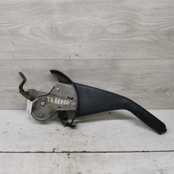 Рычаг стояночного тормоза ручник Toyota Avensis Verso I