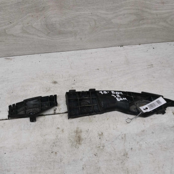 Кронштейн крепления заднего бампера правый Toyota Avensis Verso I