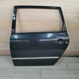 Дверь задняя левая Toyota Avensis Verso I дорестайлинг