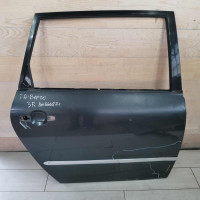 Дверь задняя правая Toyota Avensis Verso I дорестайлинг