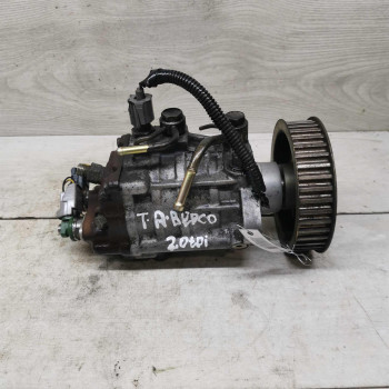 Насос топливный Toyota Avensis Verso I