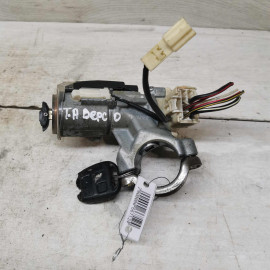 Замок зажигания Toyota Avensis Verso I дорестайлинг