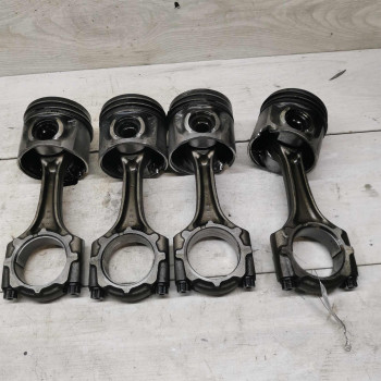 Поршень и шатун Toyota Avensis Verso I Поршень и шатун Toyota Avensis Verso I