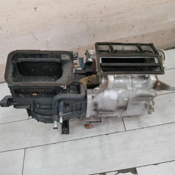 Корпус печки салона Toyota Avensis Verso I дорестайлинг Корпус печки салона Toyota Avensis Verso I дорестайлинг