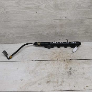 Топливная рампа Toyota Avensis Verso I Топливная рампа Toyota Avensis Verso I