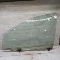 Стекло двери переднее левое Toyota Avensis Verso I дорестайлинг