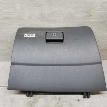 Бардачок Toyota Avensis Verso I