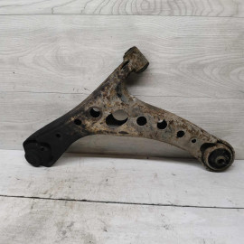 Рычаг подвески передний правый Toyota Avensis Verso I