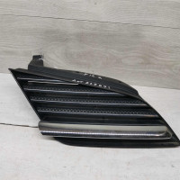 Решётка радиатора правая Nissan Primera P12