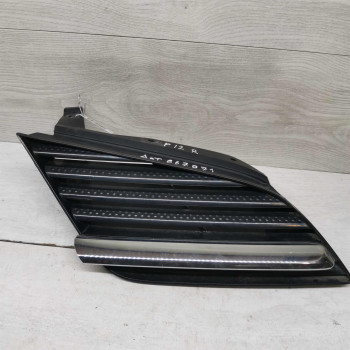 Решётка радиатора правая Nissan Primera P12