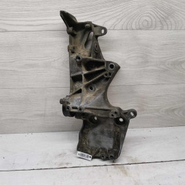 Кронштейн гидроусилителя руля Renault logan I Кронштейн гидроусилителя руля Renault logan I