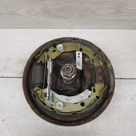 Платформа тормозных колодок правая Renault logan I