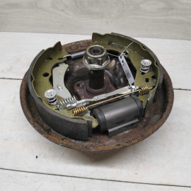 Платформа тормозных колодок левая Renault logan I