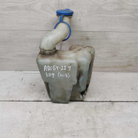 Бачок омывателя Audi 80 B4 Бачок омывателя Audi 80 B4