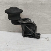 Кронштейн двигателя крепления Audi 80 B4 Кронштейн двигателя крепления Audi 80 B4