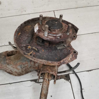 Цапфа задняя правая mitsubishi space star