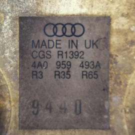 Реле вентилятора радиатора Audi 80 B4 Реле вентилятора радиатора Audi 80 B4