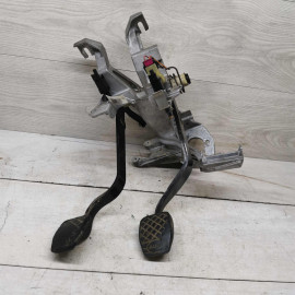 Педальный узел педаль Audi 80 B4