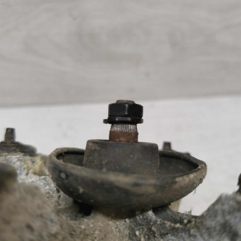 Моторчик трапеции дворников передний Kia Spectra II Моторчик трапеции дворников передний Kia Spectra II