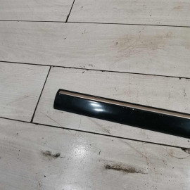 Молдинг двери передний правый Kia Carnival I рестайлинг, дефект