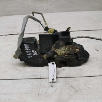 Замок двери передний правый Kia Spectra II 