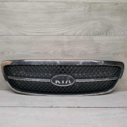 Решетка радиатора Kia Carnival I рестайлинг дефекты 