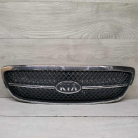 Решетка радиатора Kia Carnival I рестайлинг дефекты 